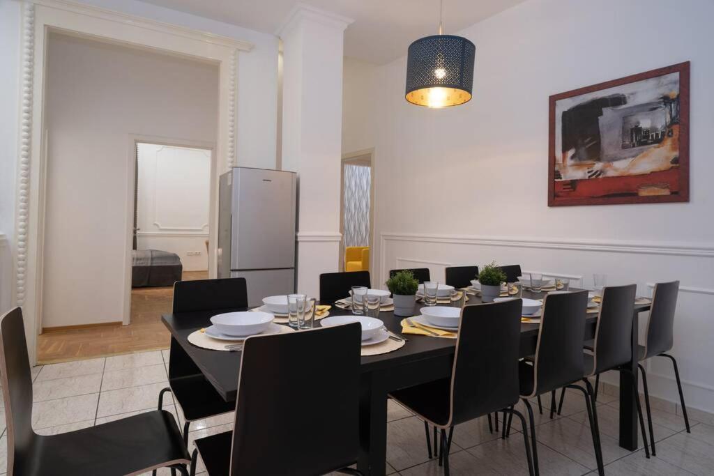 Best Located, 150 M2 5 Bedrooms Apt., Budapest Exterior foto