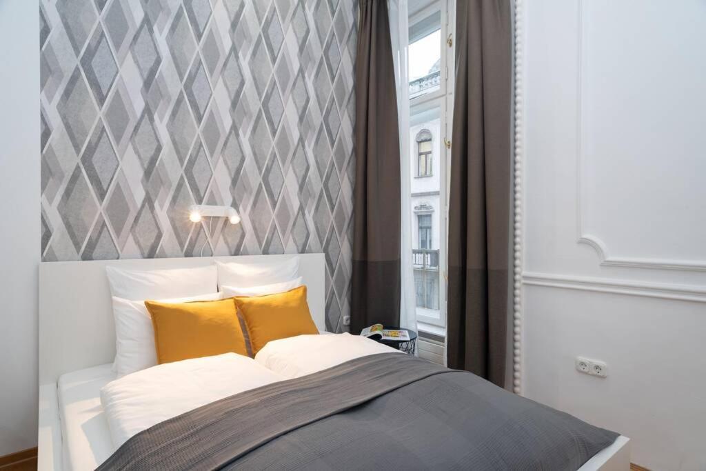Best Located, 150 M2 5 Bedrooms Apt., Budapest Exterior foto