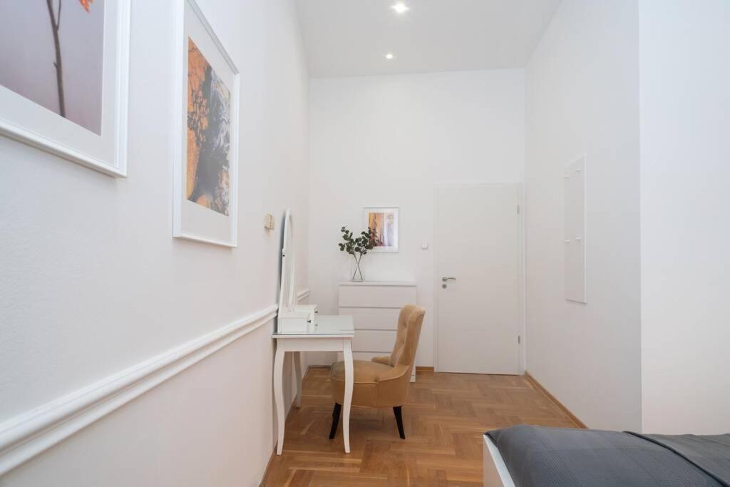 Best Located, 150 M2 5 Bedrooms Apt., Budapest Exterior foto